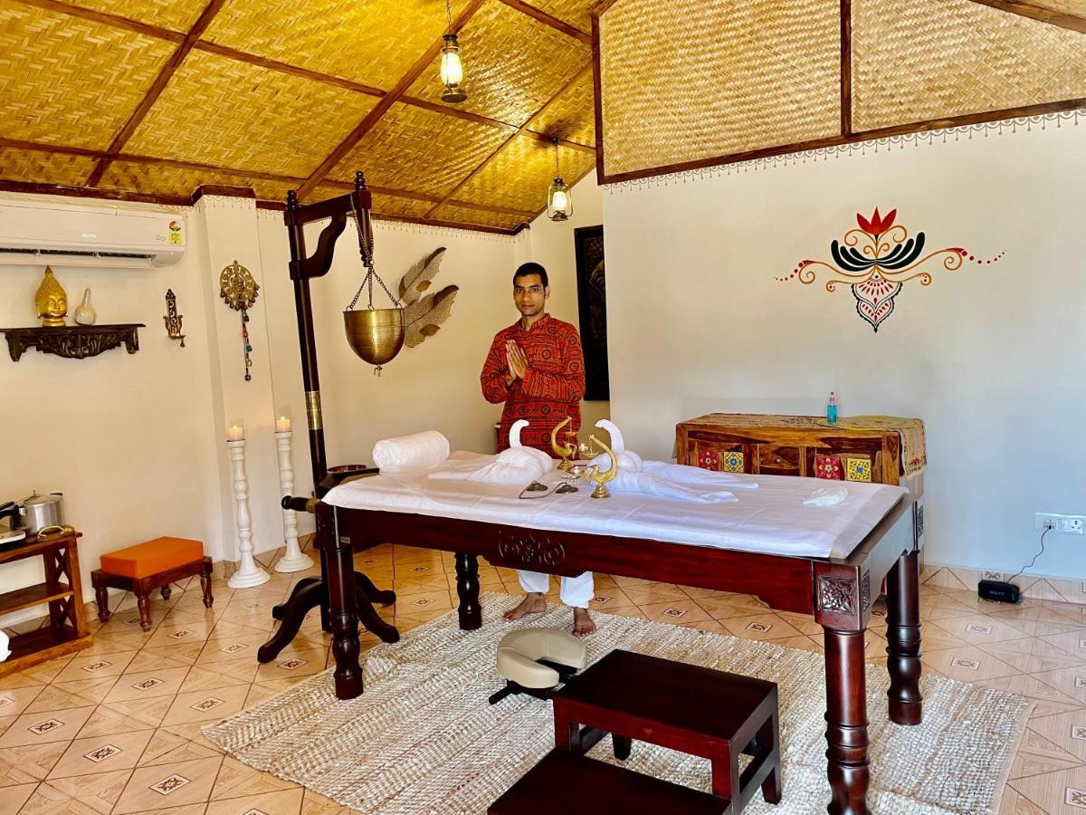 Veda5 Wellness Retreat & Spa Олд Гоа Екстериор снимка